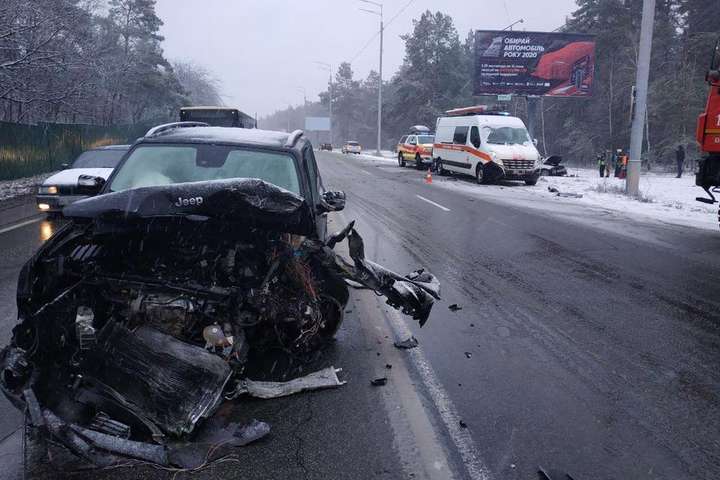 Жахлива смертельна ДТП на Столичному шосе: Jeep протаранив Renault (фото, відео)