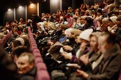 У Києві для людей старшого віку організували безкоштовний показ фільму «Мої думки тихі»