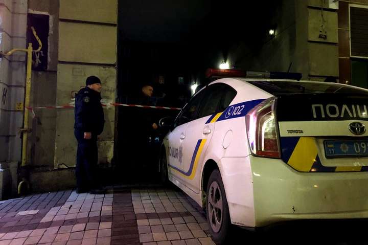 Вбивство хірурга в центрі Києва: поліція розшукує двох осіб