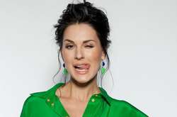 Маша Ефросинина устроила девичник в Франции