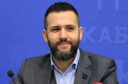 Главу Гостаможни засекли в ночном клубе на эротическом шоу (видео)