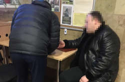  Наразі готується клопотання про застосування відносно підозрюваного запобіжного заходу 