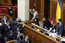 У Верховній Раді 6 лютого з бійками розглядали земельний законопроєкт