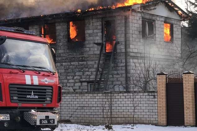 Рятувальники ліквідували пожежу поблизу Куренівки