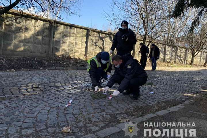 Неизвестные устроили стрельбу в Мукачево - есть раненые (фото, видео)