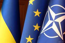 Рік тому Верховна Рада закріпила в Конституції курс на вступ до Євросоюзу та НАТО