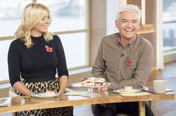 Телеведущий признался в гомосексуальности после 27 лет брака