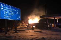 На Херсонщині вантажівка протаранила АЗС і загорілась: фото, відео