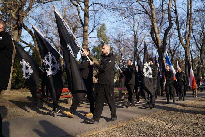 Близько 600 неонацистів пройшлися маршем по центру Будапешта