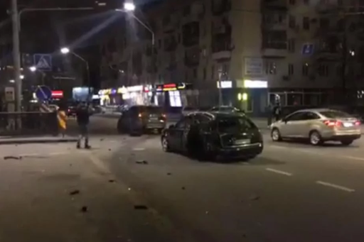 У Києві п’яний водій влаштував ДТП на світлофорі (відео)