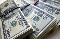 Наступного тижня очікується падіння курсу долара. Що буде з гривнею