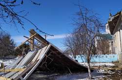 На Одещині вітром зірвало дах зі школи