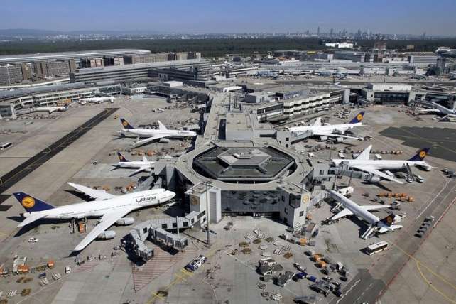Аеропорт Франкфурта скасував 150 рейсів через ураган Сабіне