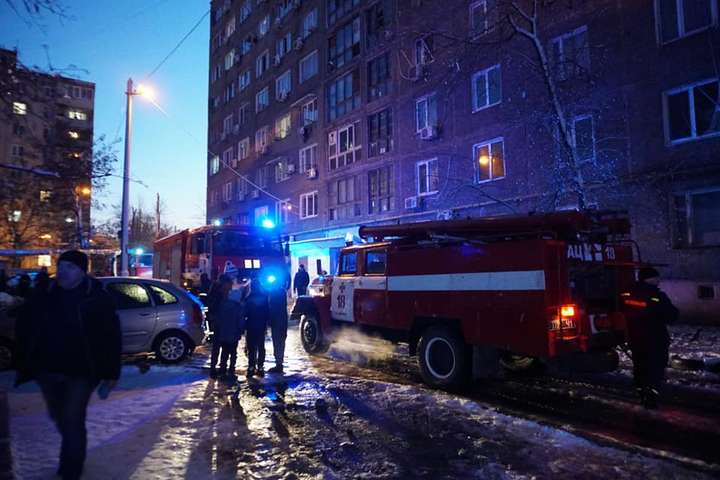 У Дніпрі сталася пожежа в гуртожитку: п’ятьох людей госпіталізували