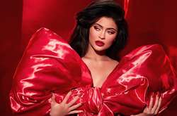  22-летняя Кайли Дженнер и рэпер Трэвис Скотт все больше времени проводят вместе 
  