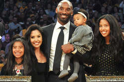  37-летняя Ванесса Брайант старается вернуться к обычной жизни после смерти мужа, 41-летнего Коби Брайанта 
  