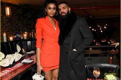  Между влюбленными 10 лет разницы 
  