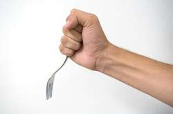 На Вінниччині «домашній агресор» напав на полісмена з виделкою