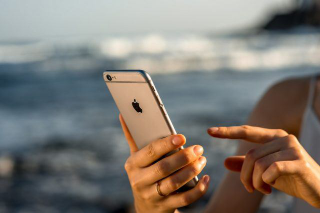 Apple оштрафували за сповільнення роботи старих айфонів