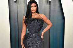  22-летняя Кайли Дженнер приобрела новый роскошный наряд для оскаровской вечеринки 
  