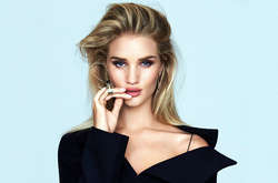 Рози Хантингтон-Уайтли снялась топлес для глянца