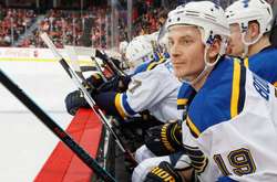 Зірковий гравець НХЛ знепритомнів на лаві запасних (відео)