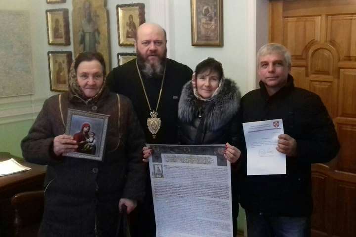 В Україні відновився перехід парафій з Московської до Української церкви