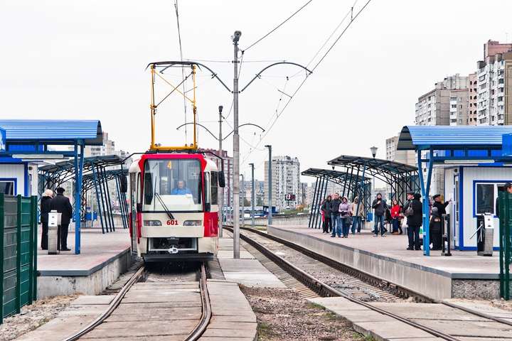 Лівому берегу Києва обіцяють цього року сучасні трамваї і кілометри нових колій
