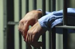 Суд дав вісім років тюрми киянину, який лопатою до смерті побив дружину