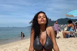  22-летняя Тина Кунаки снялась в фотосессии в стиле ню 
  