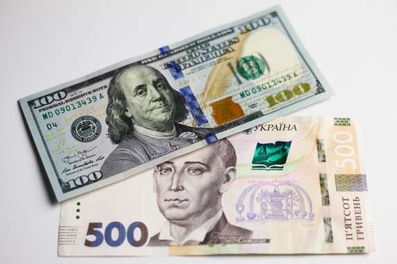 Украина и коронавирус: что будет с курсом гривны к доллару
