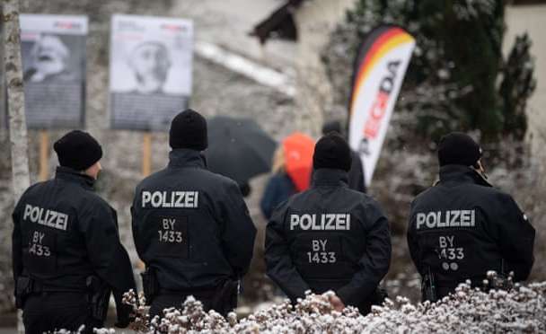 У Німеччині затримали ультраправу банду, яка готувала напади на політиків