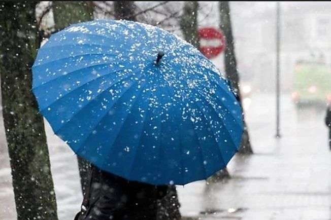 Мокрий сніг та дощ: прогноз погоди в Україні на 15 лютого
