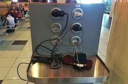 Експерти пояснили, чому небезпечно заряджати смартфони в громадських місцях