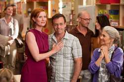  В сериале Коэнн сыграла домработницу и няню 
  