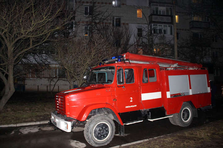 У Хмельницькому через пожежу в багатоповерхівці евакуювали понад 40 людей