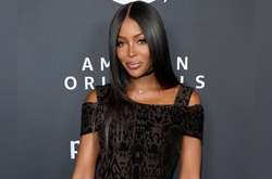 Наоми Кэмпбелл восхитила фанатов обнаженным снимком в постели