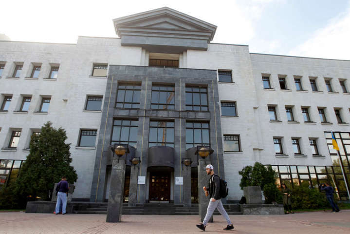 Антикорупційний суд планує витратити 90 тис. гривень на оплату паркувань для суддів