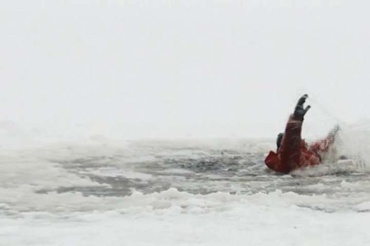 У Харківській області провалилися під лід і втопилися двоє дітей