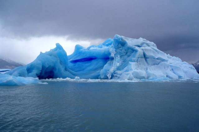 Гренландія буде продавати воду танучих льодовиків