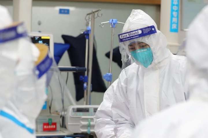 Китайські медики вже вилікували від коронавірусу понад 12,5 тисяч хворих