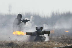 Бойовики штурмують українські опорні пункти в районі розведення під Золотим, – журналіст 