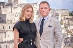  Фильм об агенте 007 получил название «Не время умирать» 
  