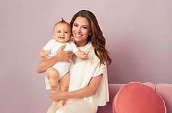  Ева Лонгория чуть больше года назад подарила сына Сантьяго Энрике своему супругу, мексиканскому бизнесмену Хосе Антонио Бастону 
  