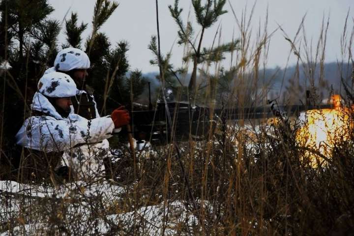 Атака бойовиків на Луганщині: є втрати серед військових