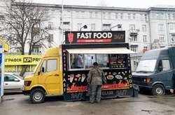 Демонтаж МАФів по-новому: біля станції «Політехнічний інститут» прибрали всі кіоски (фото)