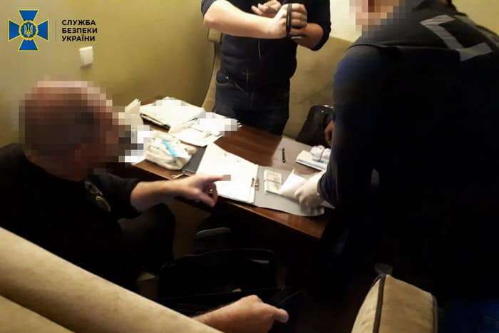 У Полтаві СБУ викрила адвоката, який підозрюється у вимаганні $10 тис. зі свого колеги