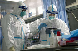 Китай визнає померлих від коронавірусу медиків мучениками