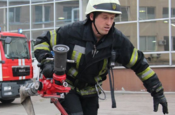 Минулої доби вогнеборці двічі ліквідовували автомобільні пожежі