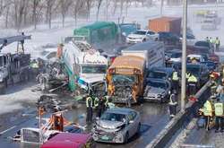 У Канаді зіткнулися понад 100 автівок: багато постраждалих